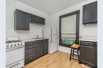 807 N 49th Street, Seattle, WA 98103 - Photo 13