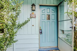 110 N 201st St, Shoreline, WA 98133 - Photo 3
