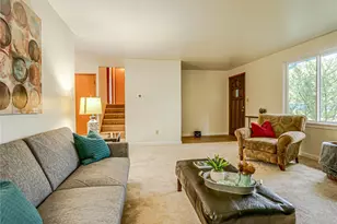 110 N 201st St, Shoreline, WA 98133 - Photo 9