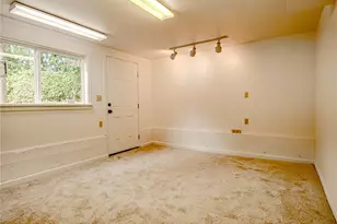 110 N 201st St, Shoreline, WA 98133 - Photo 27