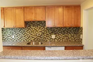 8001 Densmore Ave N, Seattle, WA 98103 - Photo 17