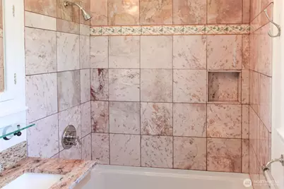 8001 Densmore Avenue N, Seattle, WA 98103 - Photo 11