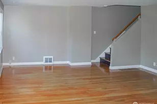 8001 Densmore Ave N, Seattle, WA 98103 - Photo 9