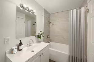 12211 SE 59th St, Bellevue, WA 98006 - Photo 17