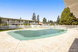 12211 SE 59th St, Bellevue, WA 98006 - Photo 21