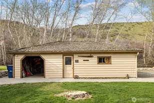 3661 E Taneum Rd, Thorp, WA 98946 - Photo 23