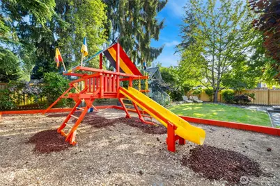 9615 NE 26th Street, Clyde Hill, WA 98004 - Photo 35