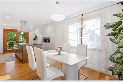 9615 NE 26th Street, Clyde Hill, WA 98004 - Photo 13