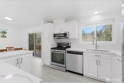 18330 SE 145th Street, Renton, WA 98059 - Photo 9