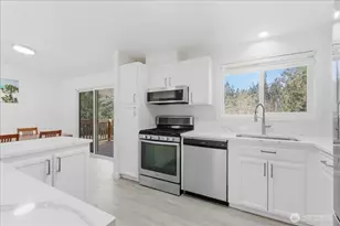 18330 SE 145th St, Renton, WA 98059 - Photo 9