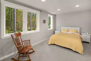 10060 NE Springwood Ln, Bainbridge Island, WA 98110 - Photo 25