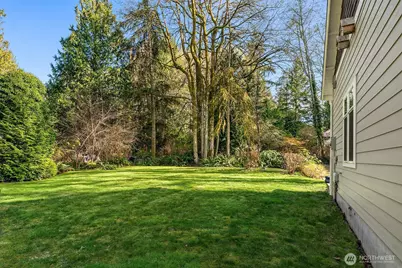 10060 NE Springwood Lane, Bainbridge Island, WA 98110 - Photo 29