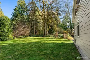 10060 NE Springwood Ln, Bainbridge Island, WA 98110 - Photo 29