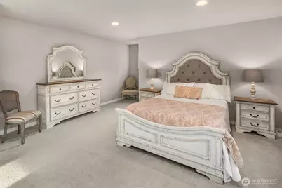 10060 NE Springwood Lane, Bainbridge Island, WA 98110 - Photo 21