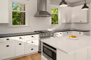 10060 NE Springwood Ln, Bainbridge Island, WA 98110 - Photo 13