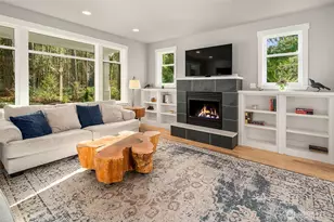 10060 NE Springwood Ln, Bainbridge Island, WA 98110 - Photo 7