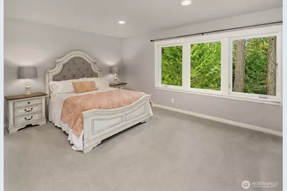 10060 NE Springwood Lane, Bainbridge Island, WA 98110 - Photo 23