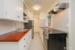 7 Harrison St, Seattle, WA 98109 - Photo 9