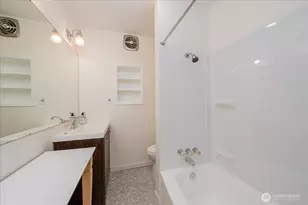 7 Harrison St, Seattle, WA 98109 - Photo 15