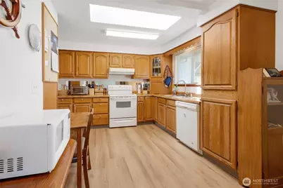 922 140th St E, Tacoma, WA 98445 - Photo 5