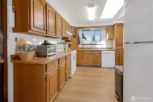 922 140 St E, Tacoma, WA 98445 - Photo 7