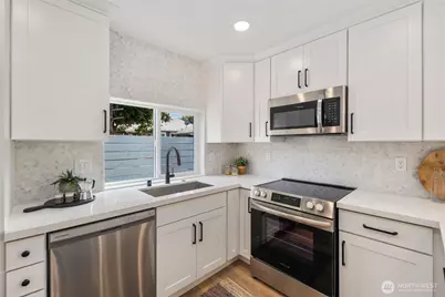 806 S Rose Street, Seattle, WA 98108 - Photo 3