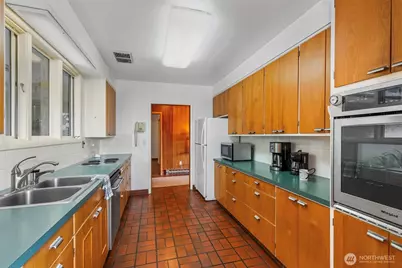 9428 Tracyton Boulevard NW, Bremerton, WA 98311 - Photo 11