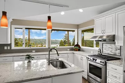 13542 40th Avenue NE, Seattle, WA 98125 - Photo 13