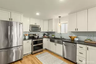 3016 50th Ave SW, Seattle, WA 98116 - Photo 9