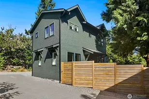 10421 41st Ave SW, Seattle, WA 98146 - Photo 3