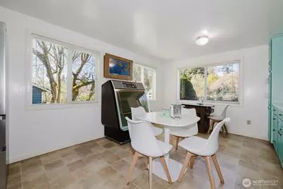 1126 Evans Avenue W, Bremerton, WA 98312 - Photo 9