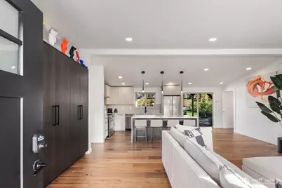 2100 Dayton Avenue NE, Renton, WA 98056 - Photo 11