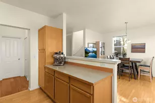 6895 Holly Park Dr S, Seattle, WA 98118 - Photo 7