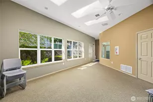 801 Rainier Ave N, Renton, WA 98057 - Photo 11