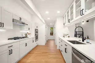 21221 SE 13th Pl, Sammamish, WA 98075 - Photo 9