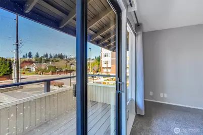 952 100th Avenue NE #236, Bellevue, WA 98004 - Photo 3