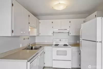 952 100th Avenue NE #236, Bellevue, WA 98004 - Photo 7