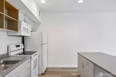 66 Bell Street #23, Seattle, WA 98121 - Photo 13