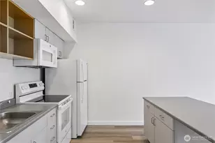 66 Bell St, Seattle, WA 98121 - Photo 13