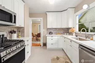 6813 17th Ave NE, Seattle, WA 98115 - Photo 11