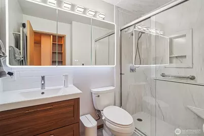 18805 SE 42nd Street, Issaquah, WA 98027 - Photo 13