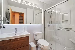 18805 SE 42nd St, Issaquah, WA 98027 - Photo 13