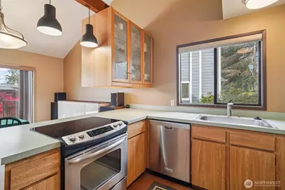 18805 SE 42nd Street, Issaquah, WA 98027 - Photo 11