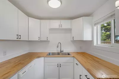 3300 NE 7th Place, Renton, WA 98056 - Photo 15