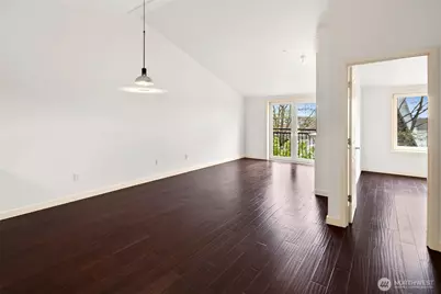 701 1st Avenue N #402, Seattle, WA 98109 - Photo 3