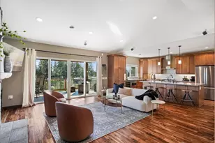 3231 Deer Island Dr E, Lake Tapps, WA 98391 - Photo 3