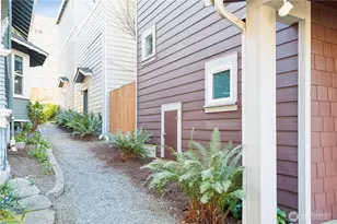 2042 Franklin Ave E, Seattle, WA 98102 - Photo 17