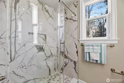 21310 SE 11th Street, Sammamish, WA 98075 - Photo 31