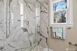 21310 SE 11th St, Sammamish, WA 98075 - Photo 31