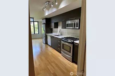 2911 2nd Avenue #324, Seattle, WA 98121 - Photo 9